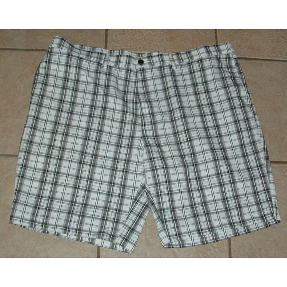 Black & White Plaid Mens Sz 44 Casual Wear H26 Cargo Shorts Pockets HAGGAR
